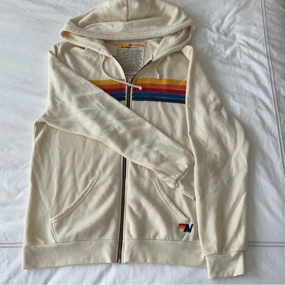 Aviator Nation - HDRS5-VWHT-XL
5 STRIPE HOODIE - VINTAGE WHITE
Retail: $ 189.00